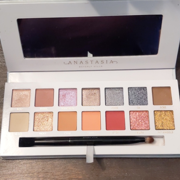 Anastasia Beverly Hills Other - Carli Bybel palette